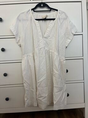 Universal Thread Cream V-Neck Blouse